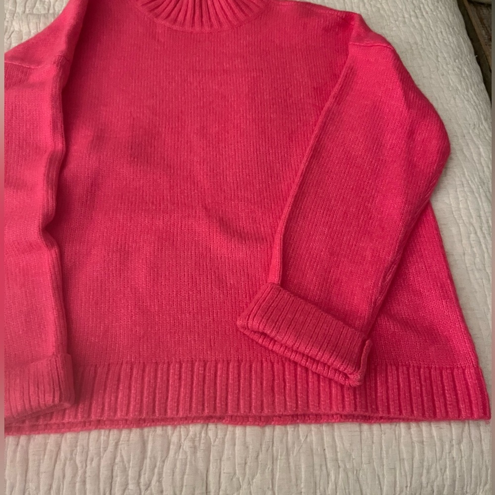 Large loft hot pink ladies sweater acrylic and nylon.excellent condition